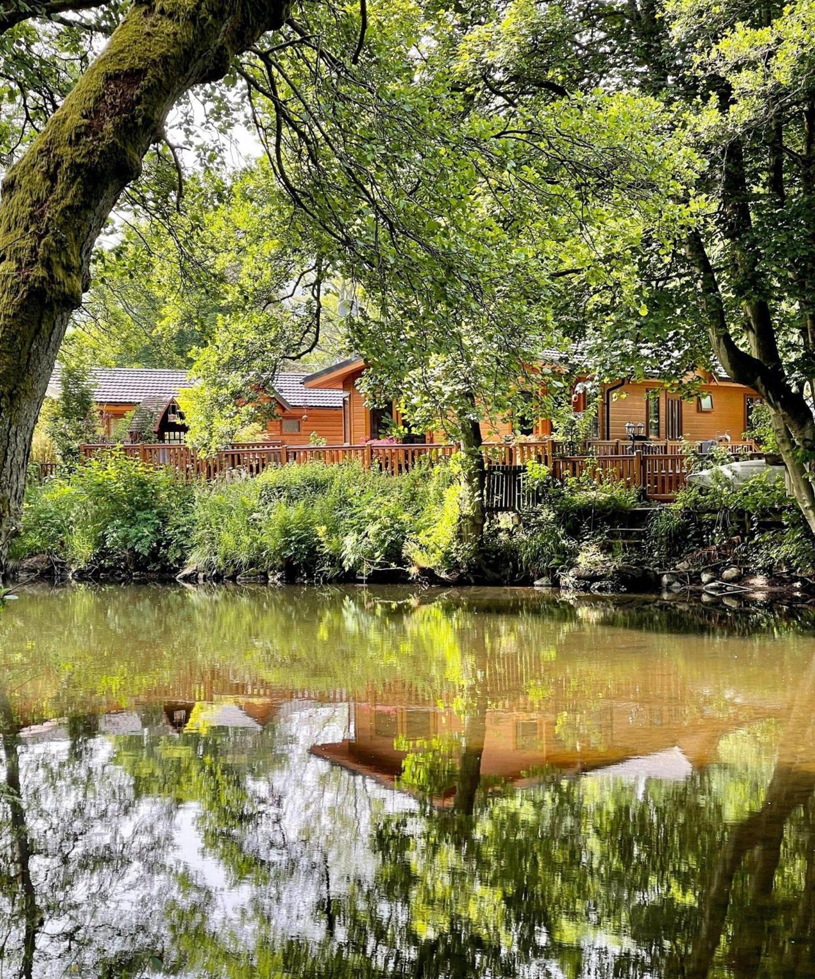 Dollar Riverbank Lodge מראה חיצוני תמונה